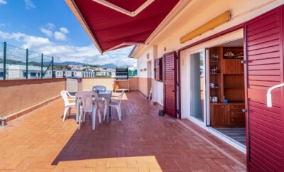 SANT CARLES 27 – Top-floor apartment with terrace + barbecue