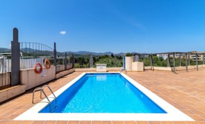 PORT DE LLANÇÀ 43 – Appartement dernier étage avec piscine communautaire
