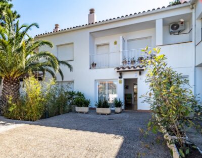 LA COMA 62 – apartamento con patio-jardín