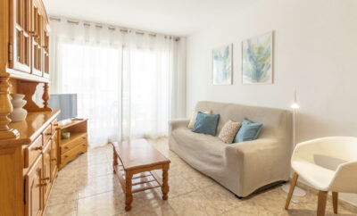 01 CODOLAR L’ESCALA – one street from the seafront