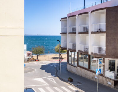 01 CODOLAR L’ESCALA – en segunda línea del mar